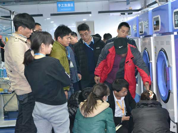 新手如何開(kāi)干洗店?品牌選擇很重要