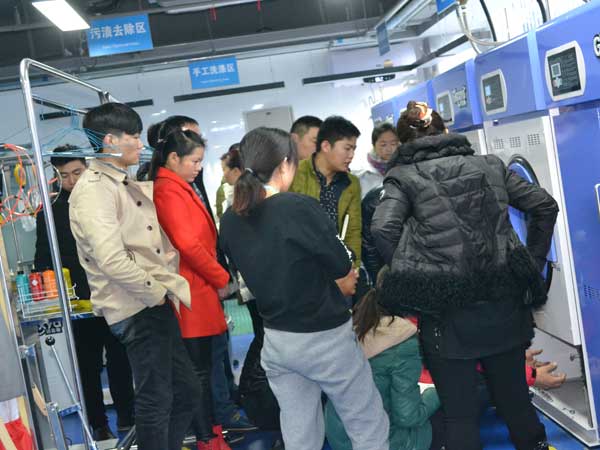 開一家干洗店需要多少錢,開潔希亞干洗店費用高嗎？